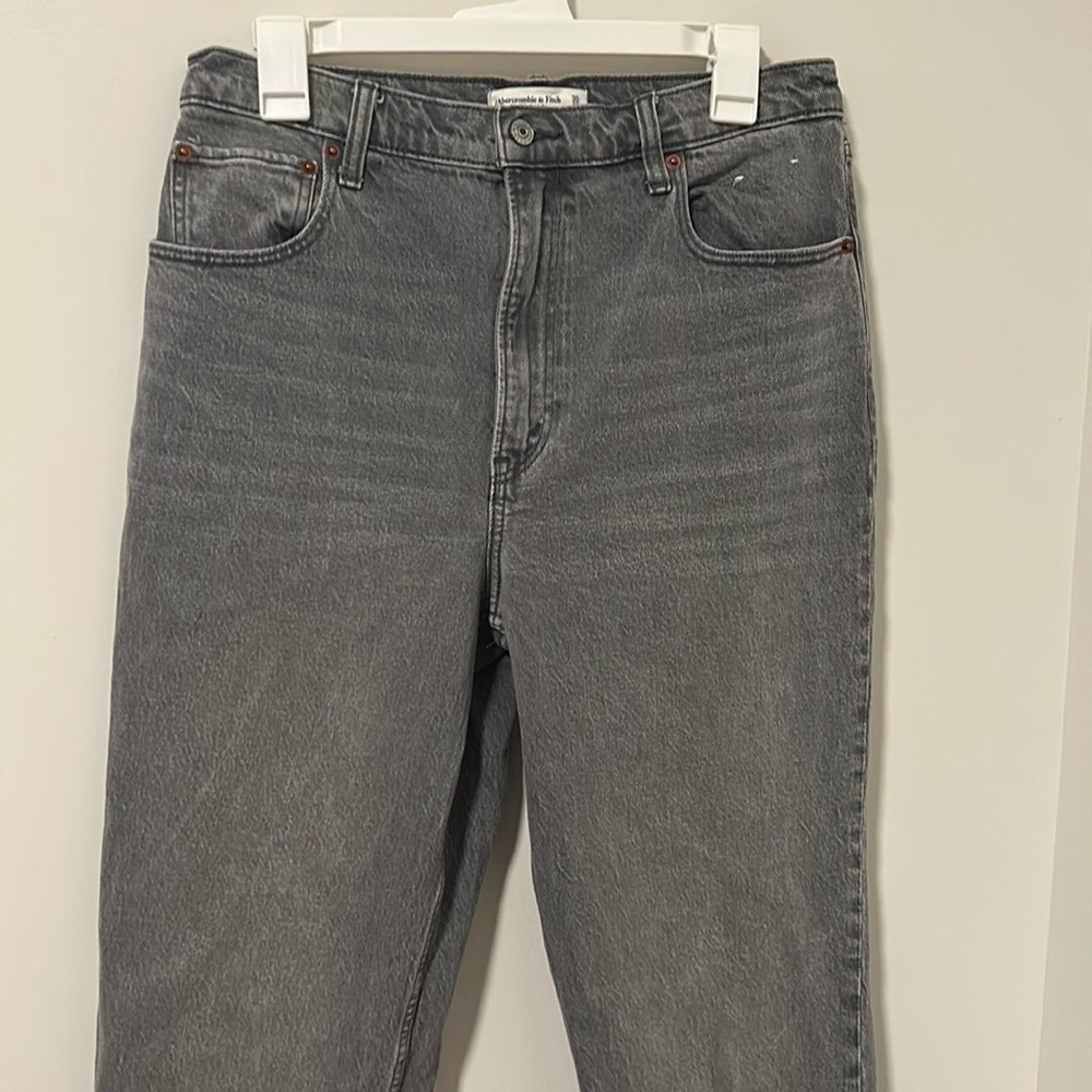 Abercrombie and Fitch Gray The 90s Straight Ultra High Rise Size 30/10R